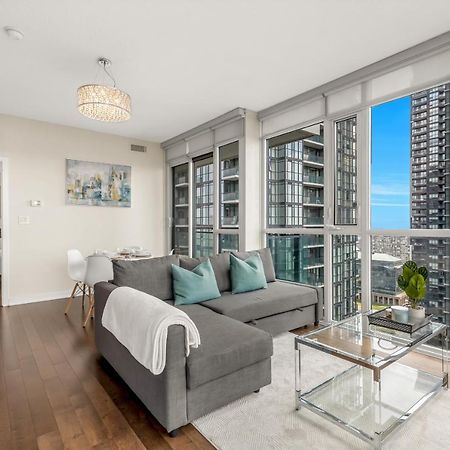 Ultra Luxurious 2.5 Bedroom 2 Full Bathroom 1 Parking Condo Near Sq1 Striking Views Місісаґа Екстер'єр фото