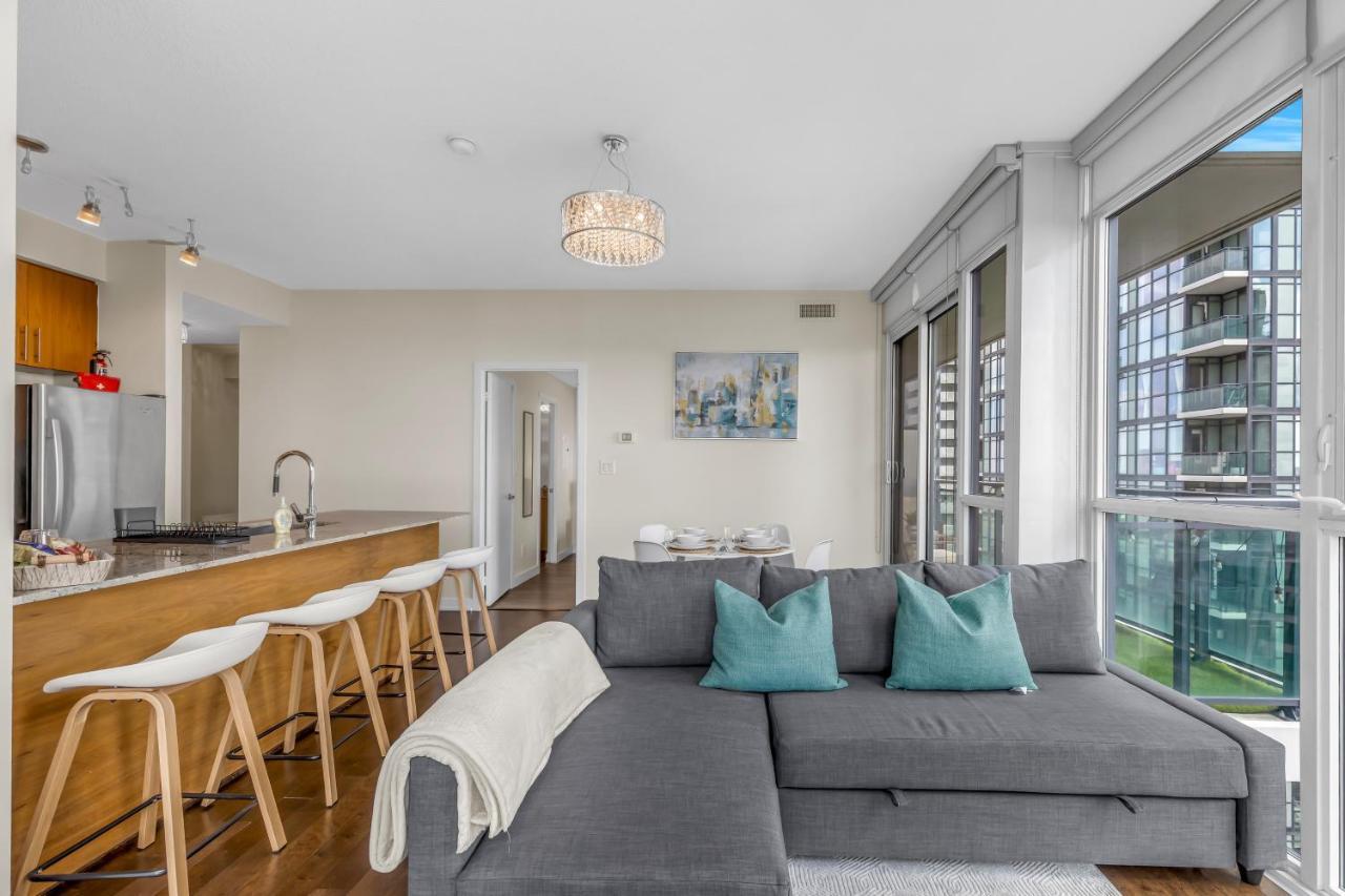 Ultra Luxurious 2.5 Bedroom 2 Full Bathroom 1 Parking Condo Near Sq1 Striking Views Місісаґа Екстер'єр фото