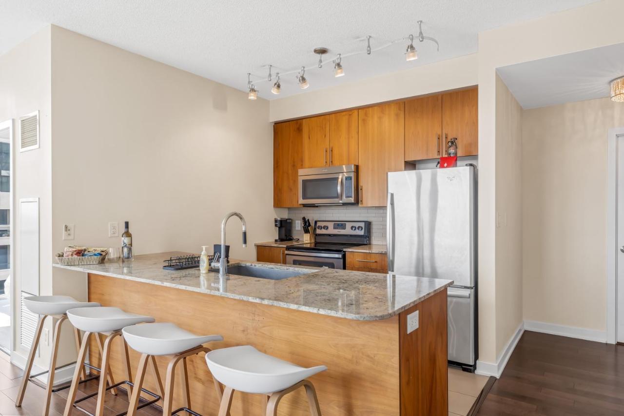 Ultra Luxurious 2.5 Bedroom 2 Full Bathroom 1 Parking Condo Near Sq1 Striking Views Місісаґа Екстер'єр фото
