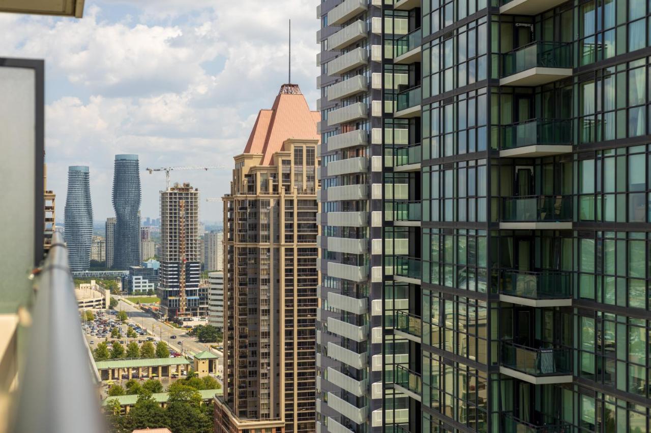 Ultra Luxurious 2.5 Bedroom 2 Full Bathroom 1 Parking Condo Near Sq1 Striking Views Місісаґа Екстер'єр фото
