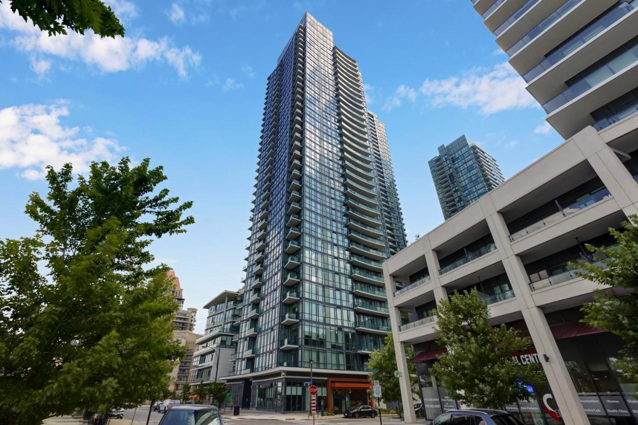 Ultra Luxurious 2.5 Bedroom 2 Full Bathroom 1 Parking Condo Near Sq1 Striking Views Місісаґа Екстер'єр фото